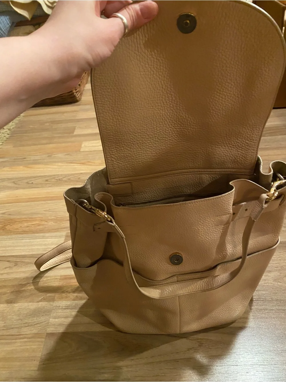 Cuyana 13 Inch Classic Women's Leather Shoulder Bag - Nude